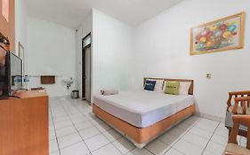 Urbanview Hotel Pondok Kurnia near Buah Batu by RedDoorz